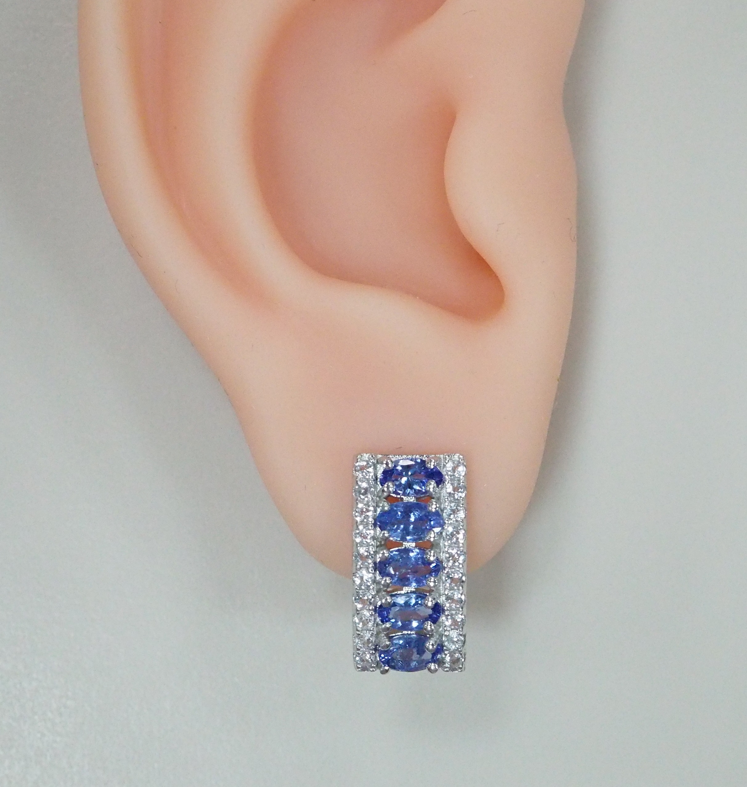 Серебряные серьги с танзанитами